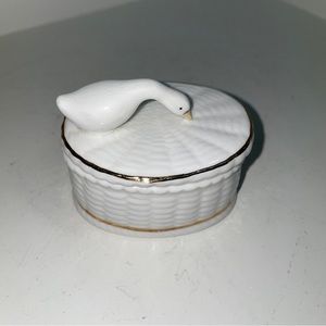 Vintage Lefton Bone China Oval Trinket Box With Goose On Top Basket Weave Design